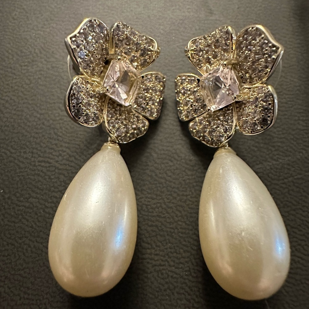 Elegant Gold and Silver Flower Pearl Drop Earrings